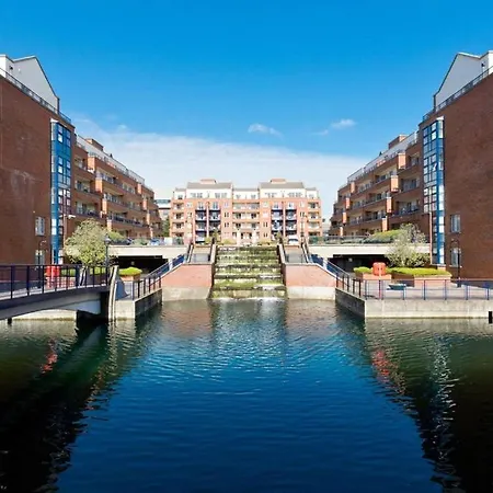 Apartment Customerhouse 1, Balcony View Dublin