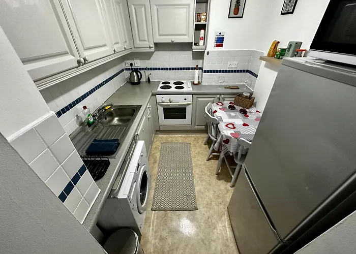 Customerhouse 1, Balcony View Apartment